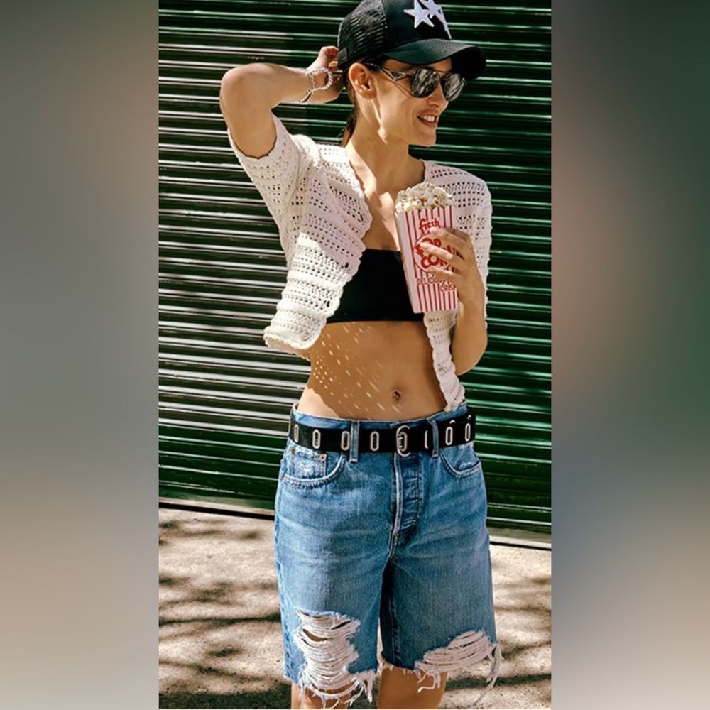 Inspiration for Y2K styles! See at my live show. - Picture 8 of 11